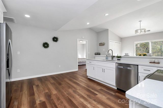 513 Stillgreen Lane, Charlotte, NC 28214