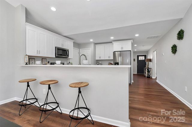 513 Stillgreen Lane, Charlotte, NC 28214