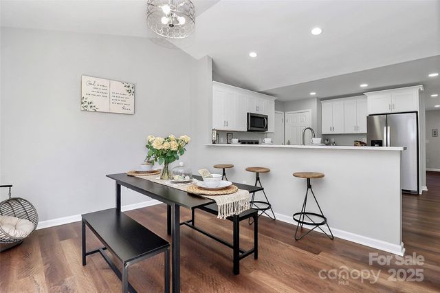 513 Stillgreen Lane, Charlotte, NC 28214