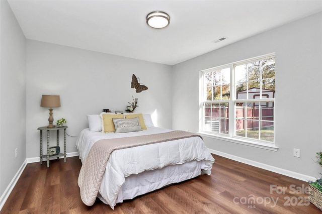 513 Stillgreen Lane, Charlotte, NC 28214