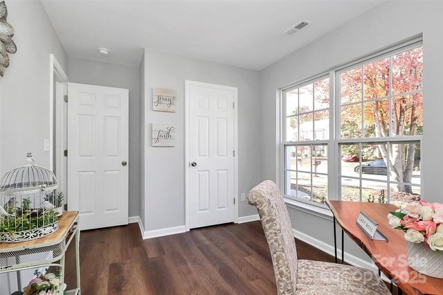 513 Stillgreen Lane, Charlotte, NC 28214