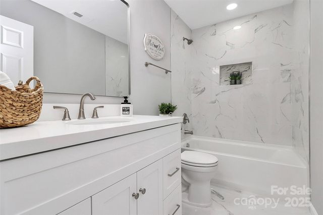 513 Stillgreen Lane, Charlotte, NC 28214