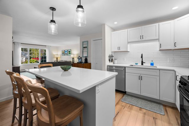 50 Brookside Dr Apt C3, Exeter, NH 03833