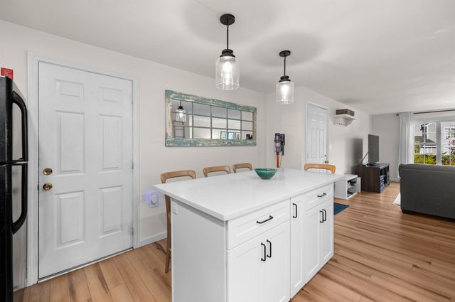 50 Brookside Dr Apt C3, Exeter, NH 03833