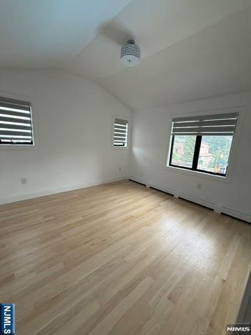 425 Grandview, Fort Lee, NJ 07024