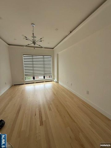 425 Grandview, Fort Lee, NJ 07024