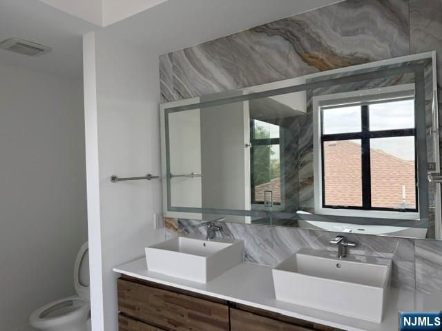425 Grandview, Fort Lee, NJ 07024