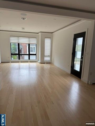 425 Grandview, Fort Lee, NJ 07024