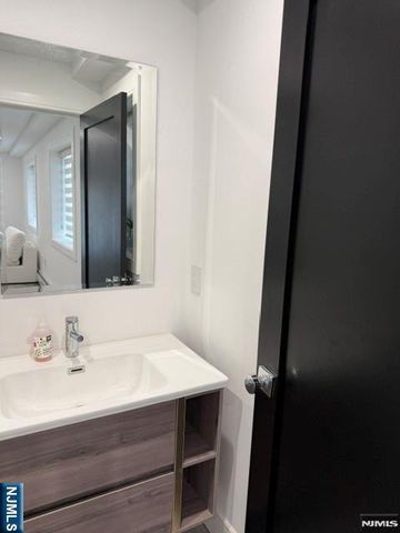 425 Grandview, Fort Lee, NJ 07024