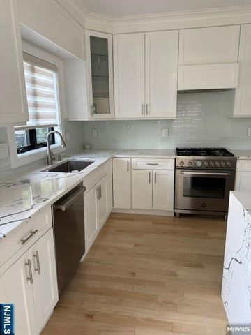 425 Grandview, Fort Lee, NJ 07024