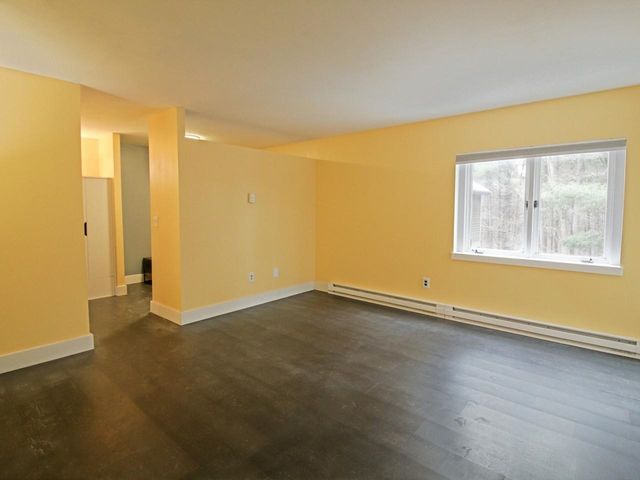 71 E Redrock Dr Apt 103, Burlington, VT 05401