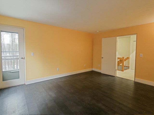 71 E Redrock Dr Apt 103, Burlington, VT 05401
