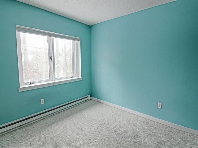 71 E Redrock Dr Apt 103, Burlington, VT 05401