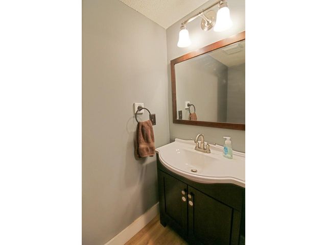 71 E Redrock Dr Apt 103, Burlington, VT 05401