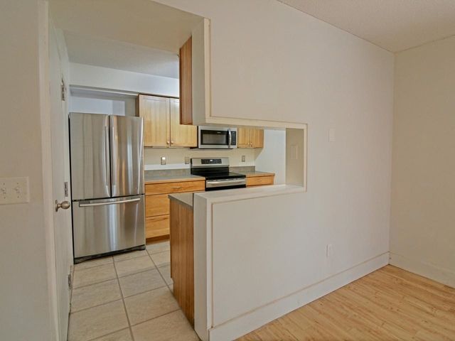 71 E Redrock Dr Apt 103, Burlington, VT 05401