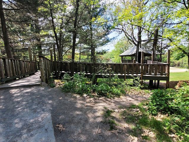 71 E Redrock Dr Apt 103, Burlington, VT 05401