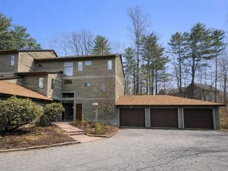 71 E Redrock Dr Apt 103, Burlington, VT 05401