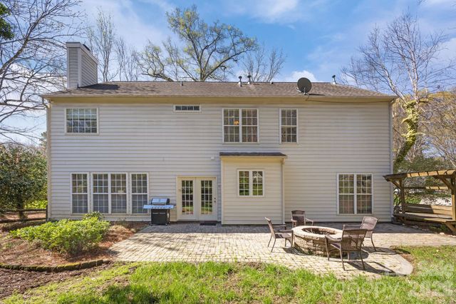 10833 Kenderly Court, Charlotte, NC 28277