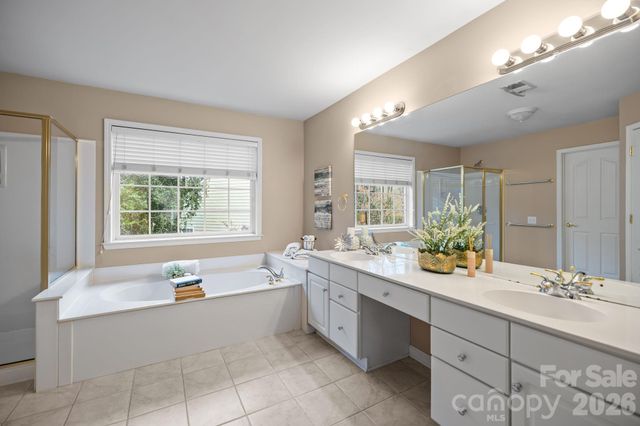 10833 Kenderly Court, Charlotte, NC 28277