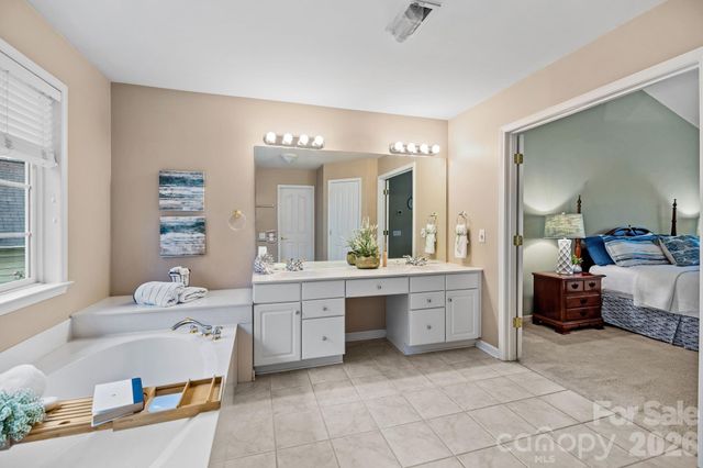 10833 Kenderly Court, Charlotte, NC 28277