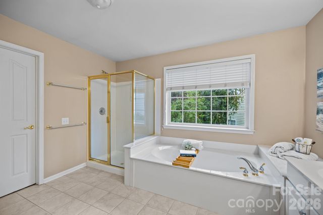 10833 Kenderly Court, Charlotte, NC 28277