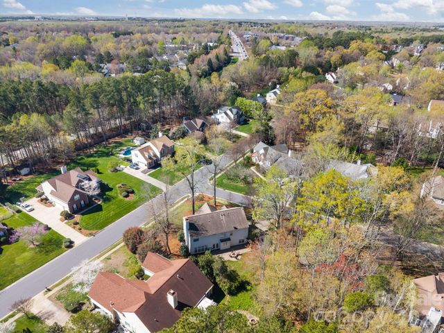 10833 Kenderly Court, Charlotte, NC 28277