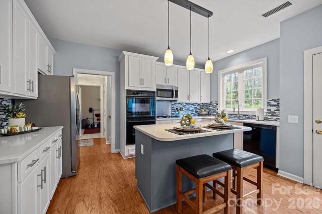 10833 Kenderly Court, Charlotte, NC 28277