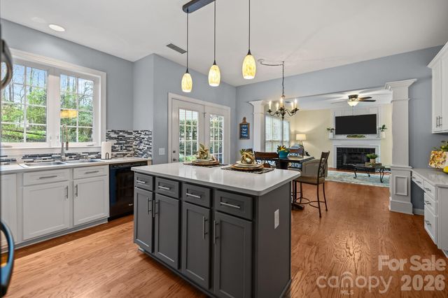 10833 Kenderly Court, Charlotte, NC 28277