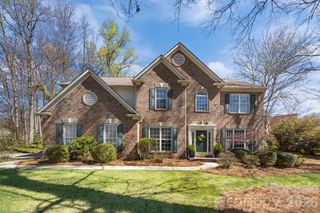 10833 Kenderly Court, Charlotte, NC 28277