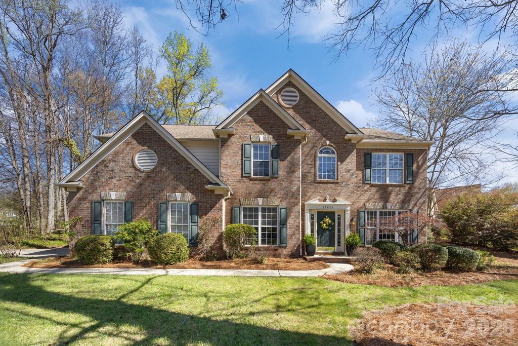 10833 Kenderly Court, Charlotte, NC 28277