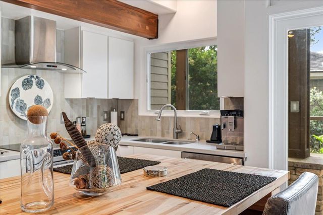 957 Syida Drive, Pacific Grove, CA 93950