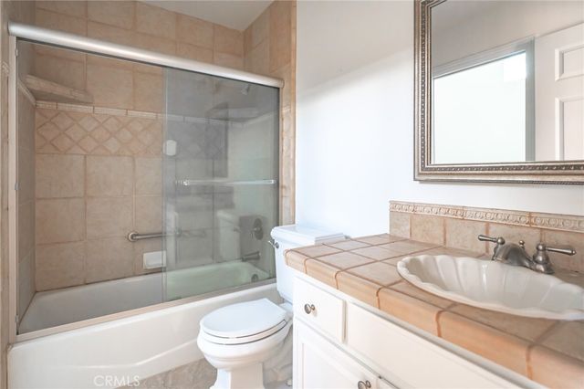 2175 Pacific E5, Costa Mesa, CA 92627