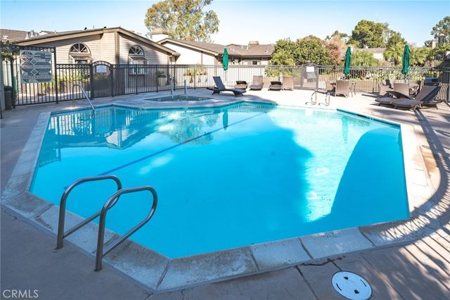 2175 Pacific E5, Costa Mesa, CA 92627