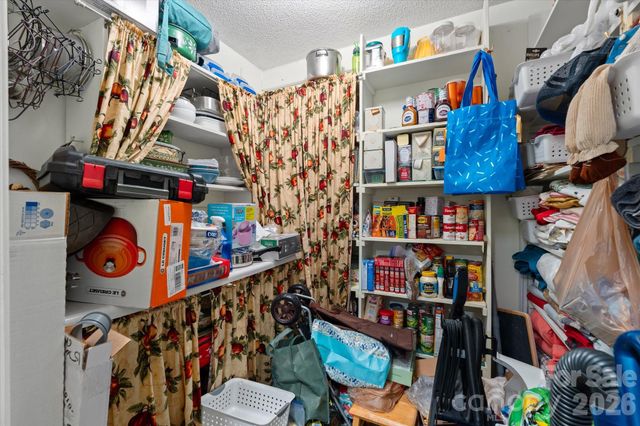 530 West Side Road, Burnsville, NC 28714