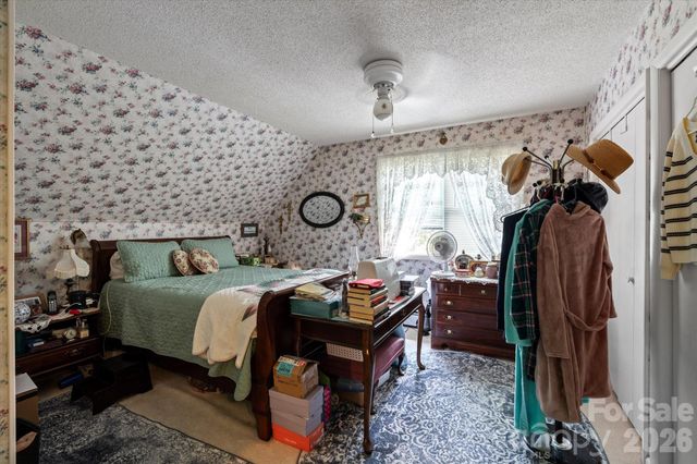 530 West Side Road, Burnsville, NC 28714