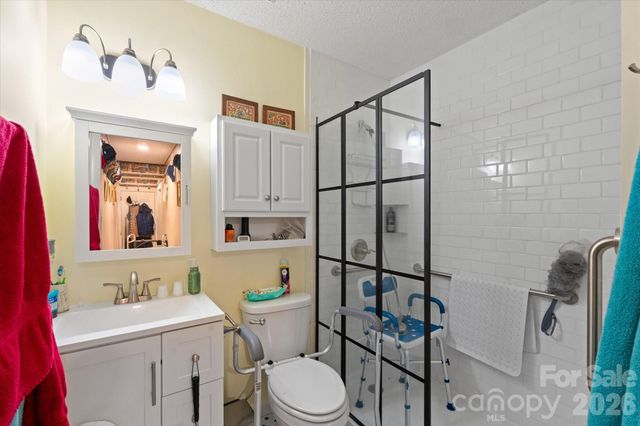530 West Side Road, Burnsville, NC 28714