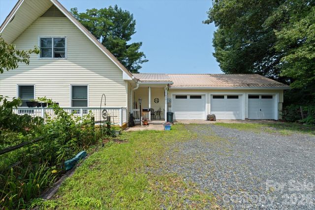 530 West Side Road, Burnsville, NC 28714