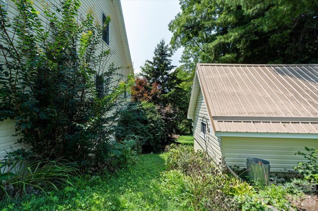 530 West Side Road, Burnsville, NC 28714