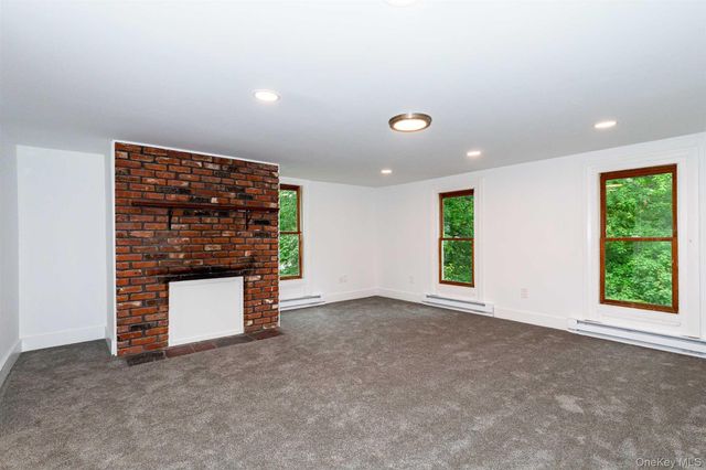 681 ROUTE 216 4, Poughquag, NY 12570