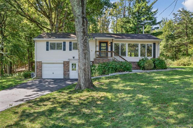 65 Hawxhurst Road, Monroe, NY 10950