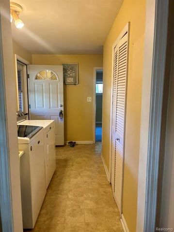 51281 Shelby Road, Shelby Twp, MI 48316