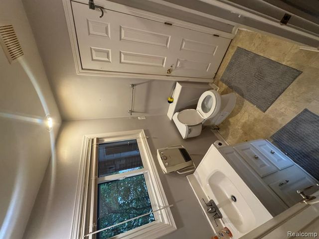 51281 Shelby Road, Shelby Twp, MI 48316