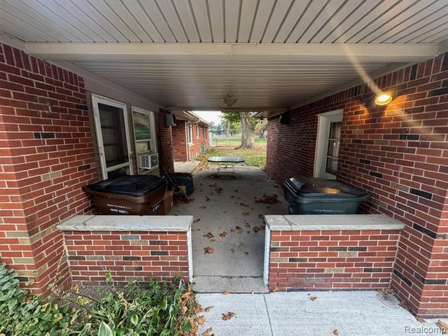 51281 Shelby Road, Shelby Twp, MI 48316