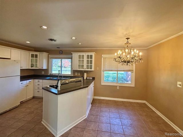 51281 Shelby Road, Shelby Twp, MI 48316