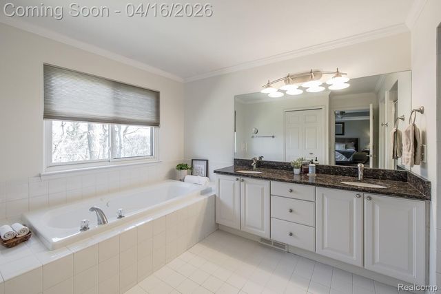 3472 Paramount Lane, Auburn Hills, MI 48326