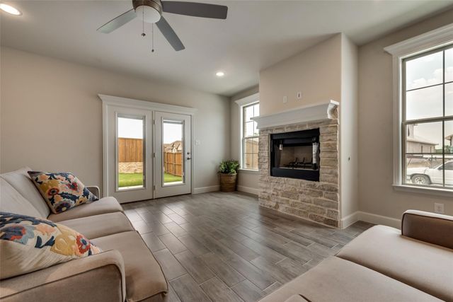 373 Braves Way, Lavon, TX 75166