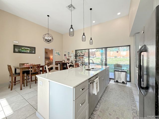 1151 Eastview, Canyon Lake, TX 78133