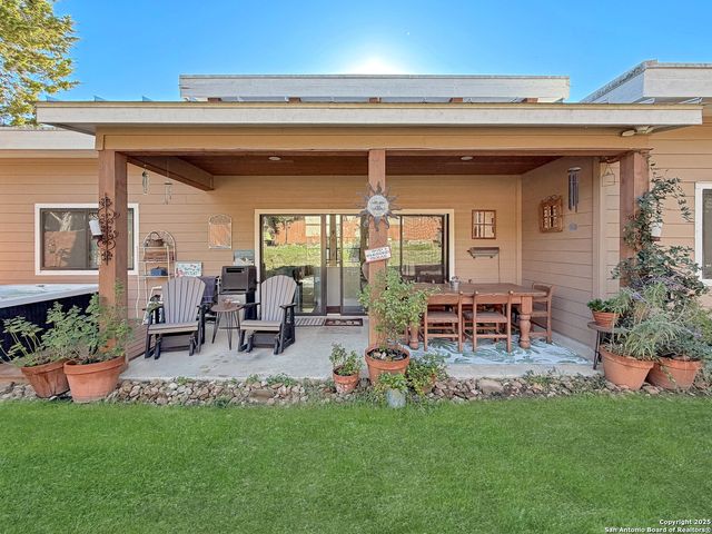 1151 Eastview, Canyon Lake, TX 78133