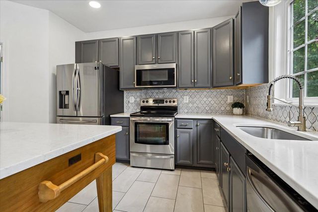 6859 COLONEL TAYLOR LN, Centreville, VA 20121