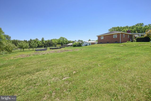 894 FILES CROSS RD, Martinsburg, WV 25404